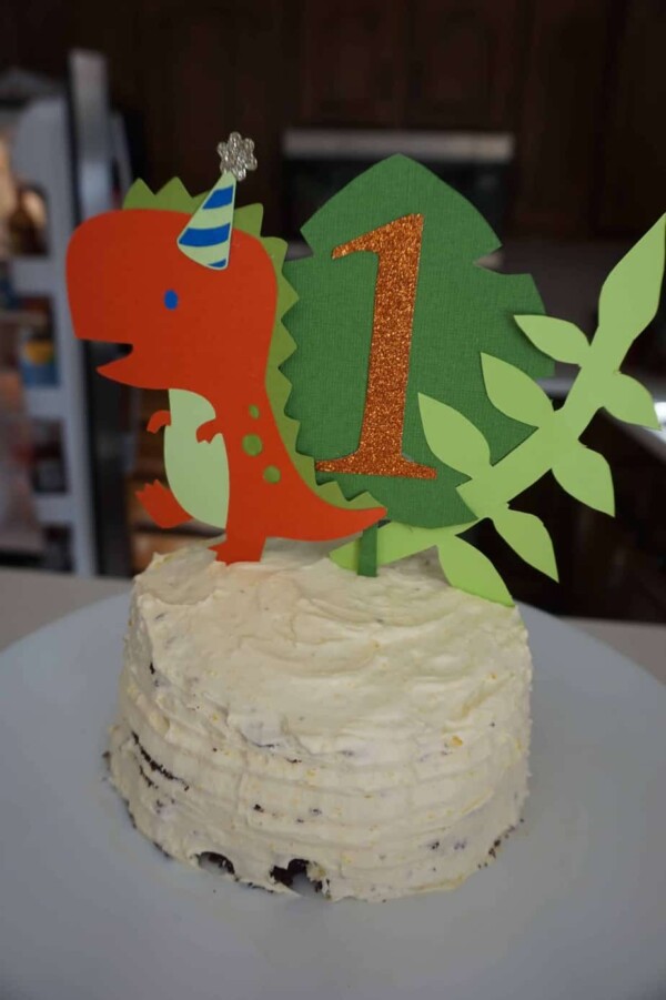 If you're planning a first birthday party, you need to check out these awesome & unique 1st birthday themes + grab a FREE party planner printable to organize your thoughts. #birthday #party #planning