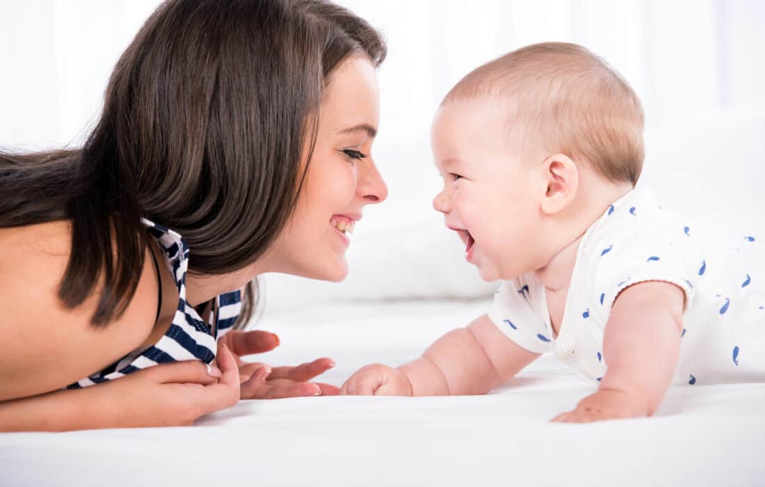 ways to play with your new baby (0-3 months)